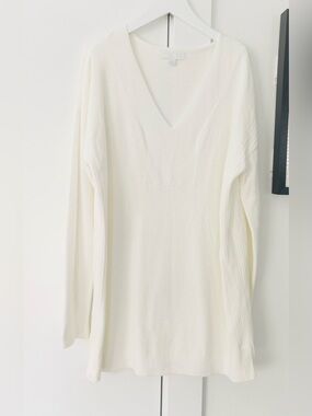 Barefoot Dreams CozyChic Vneck Ribbed detail Optic white sweater size M